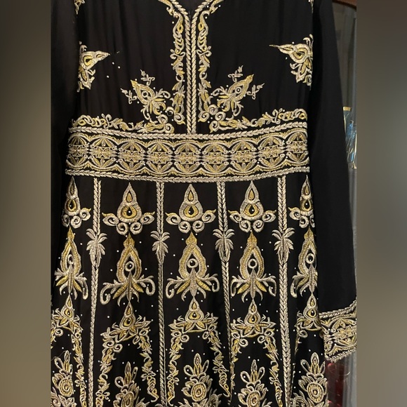 Women’s thobe - Picture 3 of 5